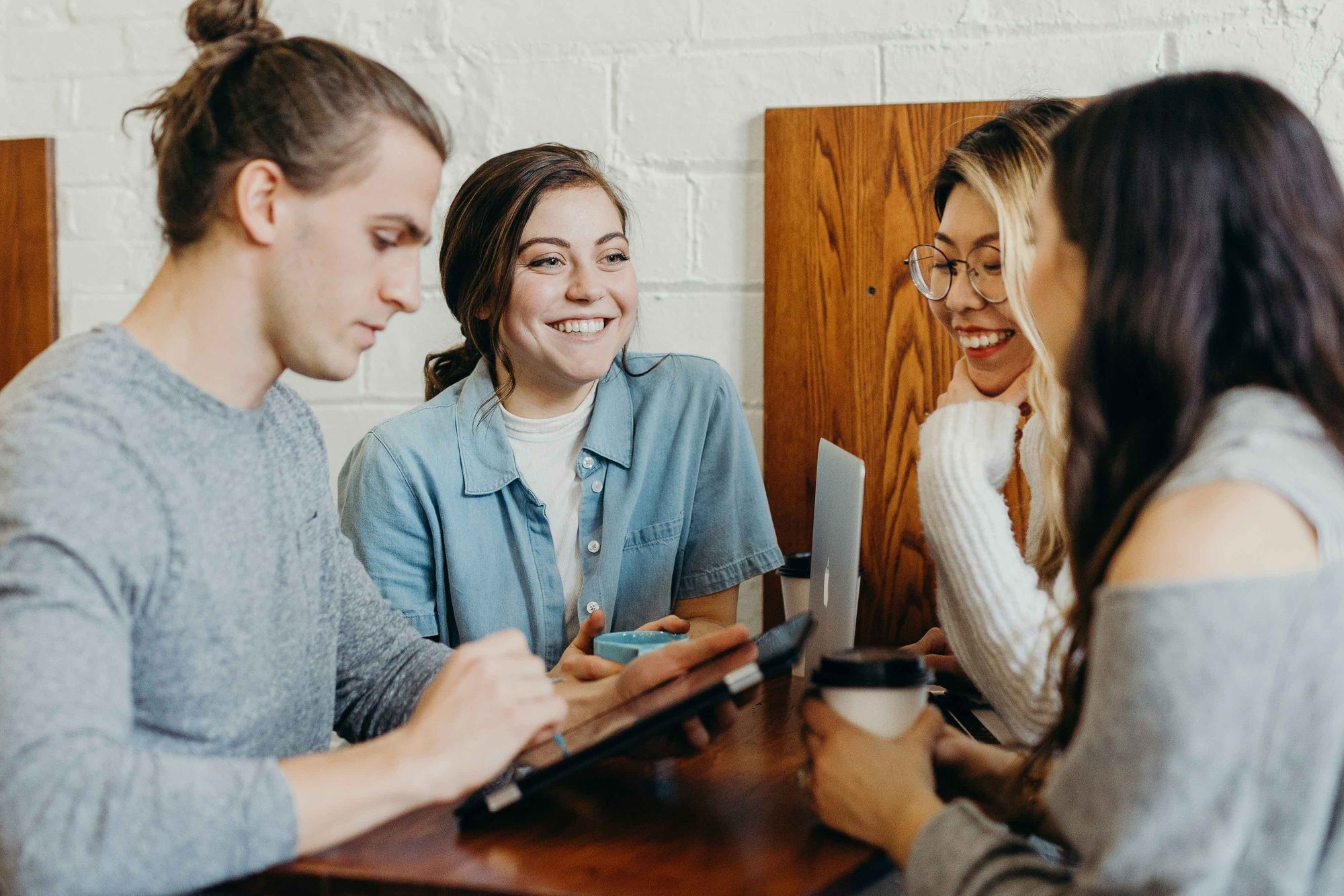40 Restaurant Interview Questions (with Example Answers and Insights)